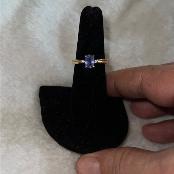 Elegant 14K Gold Tanzanite & Diamond Accent Ring – Classic Oval Cut - Picture 2 of 5